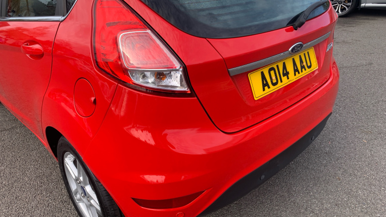 Ford Fiesta 1.6 Zetec 5dr Powershift Petrol Hatchback